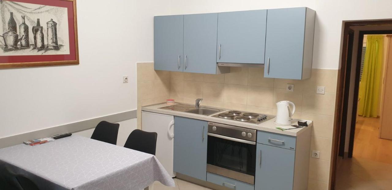 Apartment Roglic Rab Town Exterior foto
